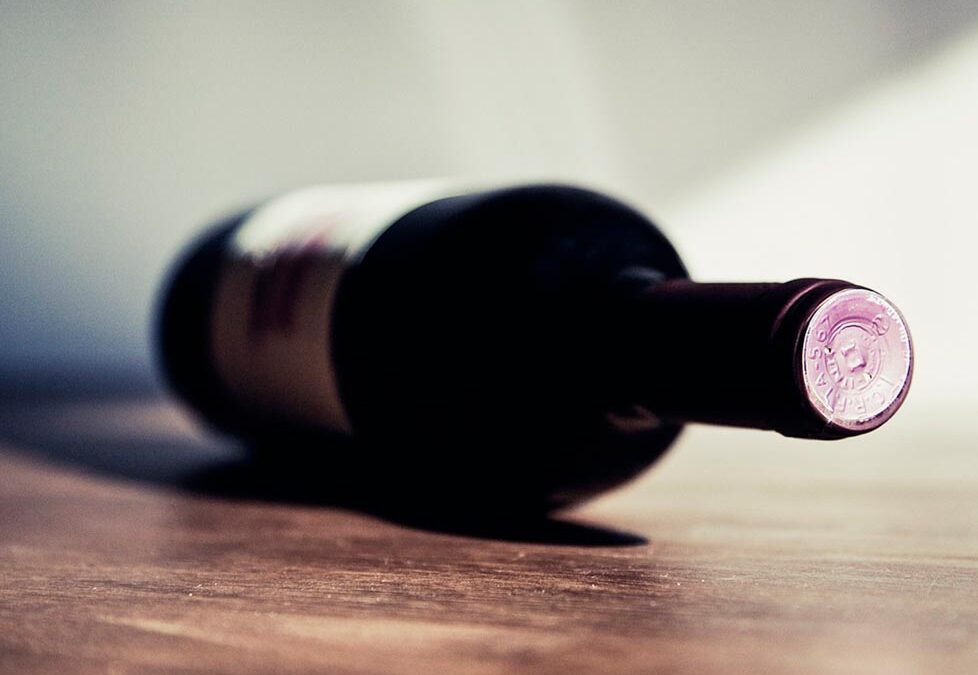 Botella de vino tumbada - El Majuelo de Carlos, Tienda de Vino